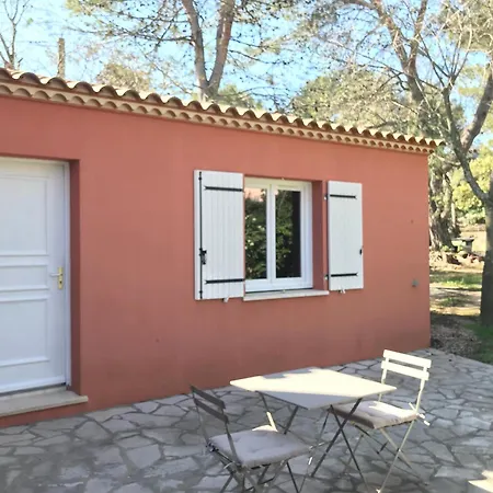 Independant Calme Pas Loin Du Centre نيم