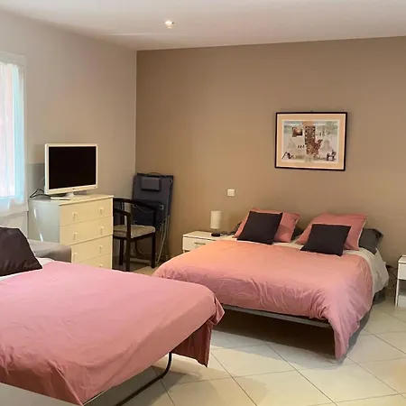 Independant Calme Pas Loin Du Centre شقة نيم