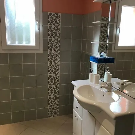 Independant Calme Pas Loin Du Centre Lejlighed Nîmes